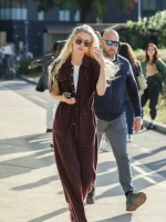 做品牌，超模是认真的吗