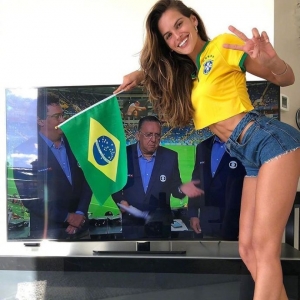 巴西球迷不是正就是辣 超模军团
