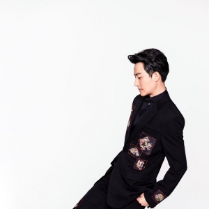 <b>黄轩成Dior中国区品牌大使 展现绅士气质</b>