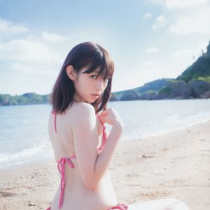 日本两大美胸萌妹拼性感