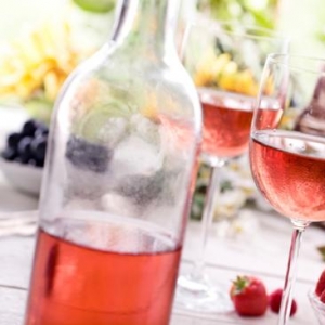 百样的桃红葡萄酒应该配什么美食