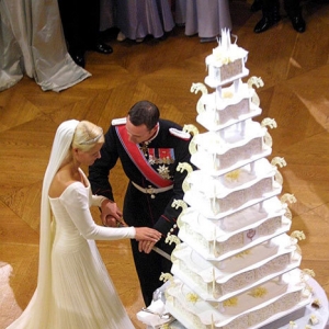 哈利王子的结婚蛋糕很叛逆 王室