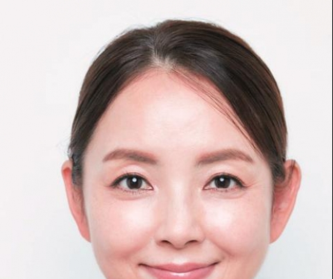法令纹、木偶纹和下颌线，如何对付显老