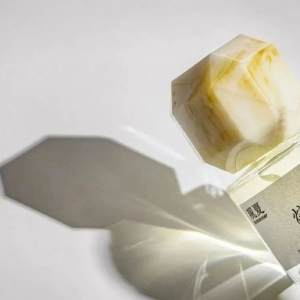 如何用香水的方式打开纸墨茶酒花？