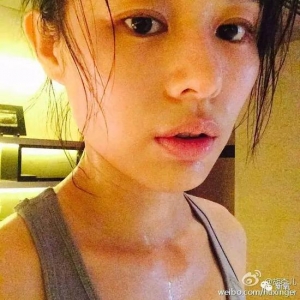 38岁的高龄产妇胡杏儿，居然嫩过