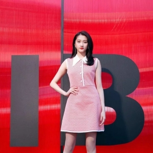 关晓彤的美腿全靠拉伸？难怪长跑